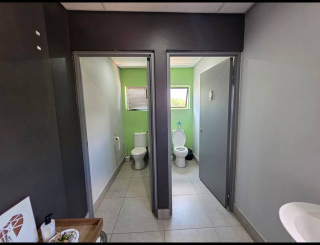 120M² OFFICE TO LET IN LANGENHOVENPARK
